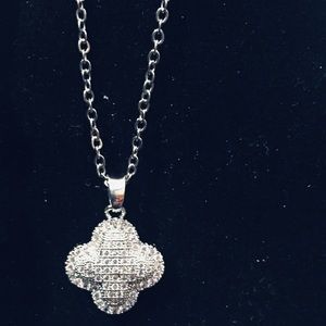 Nikola Valenti Clover Necklace 2025